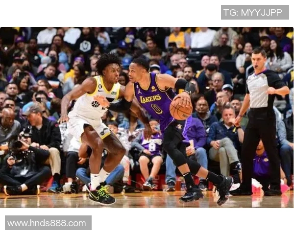 湖人对战爵士精彩回放分析及比赛亮点总结